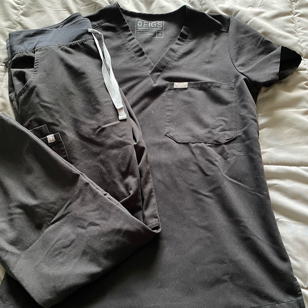 Black XS FIGS scrub set